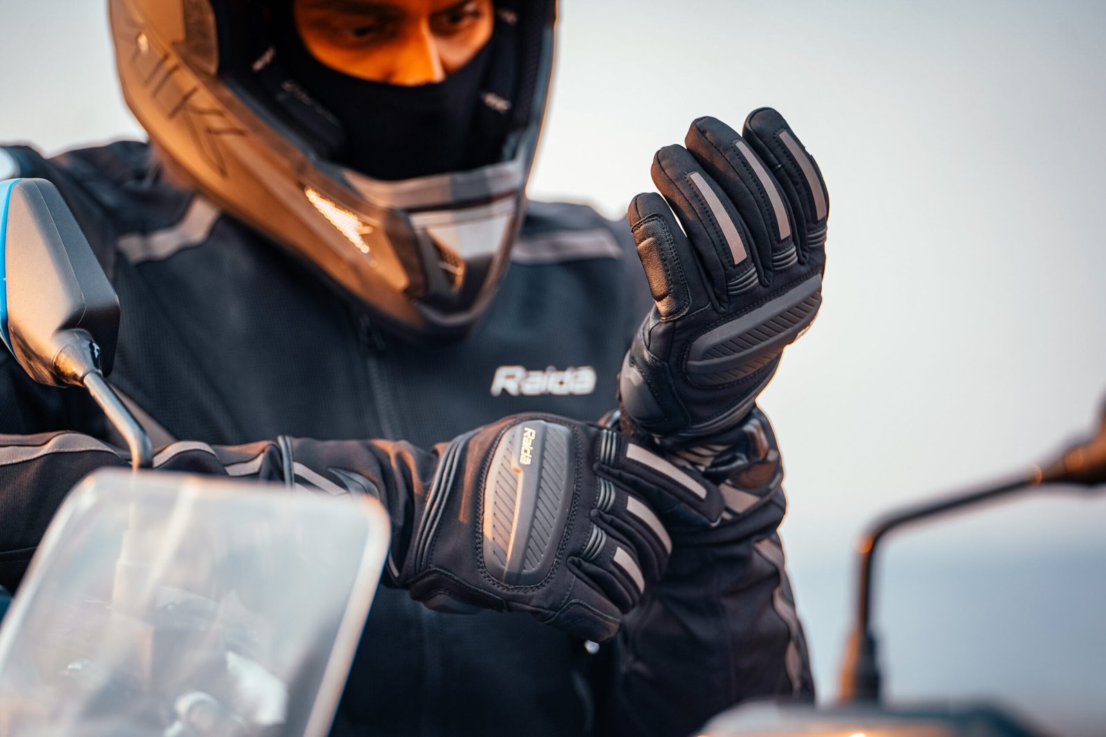 Raida Alps Waterproof Gloves - Image 2