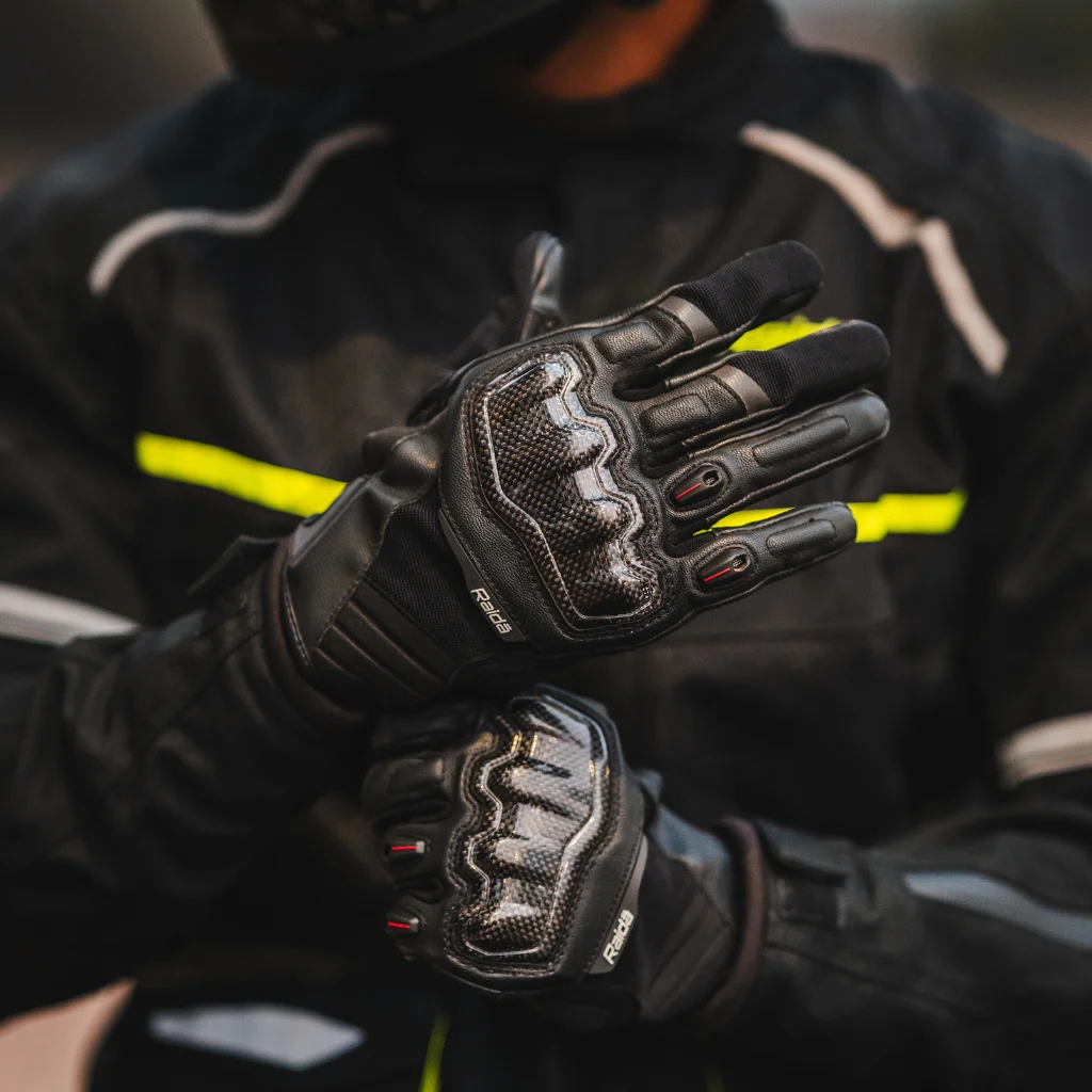 Raida Carbonite Gloves | Black - Image 2
