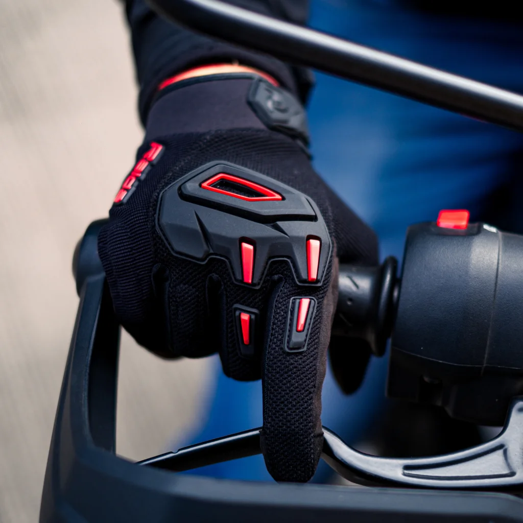 Raida Avantur 2 Gloves | Red - Image 2