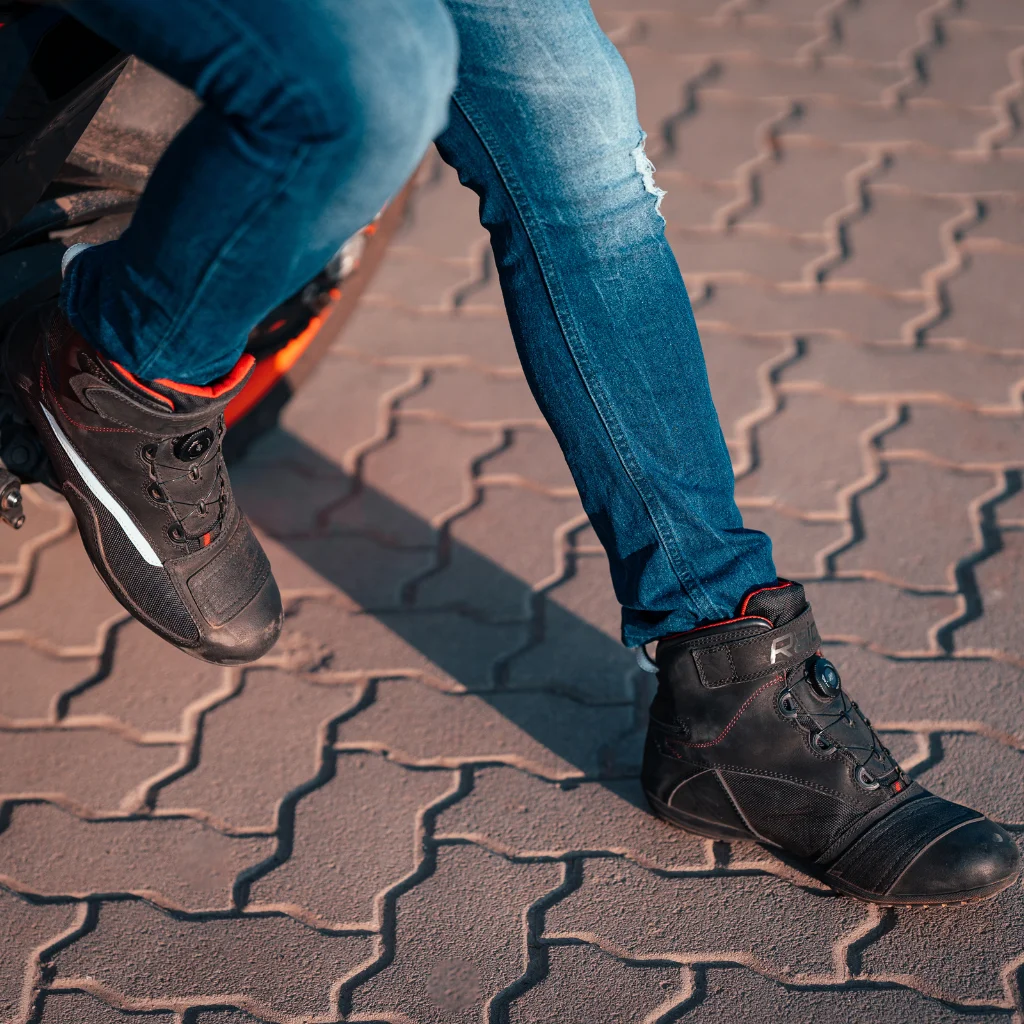 Raida UrbanR Riding Shoes | Red - Image 2